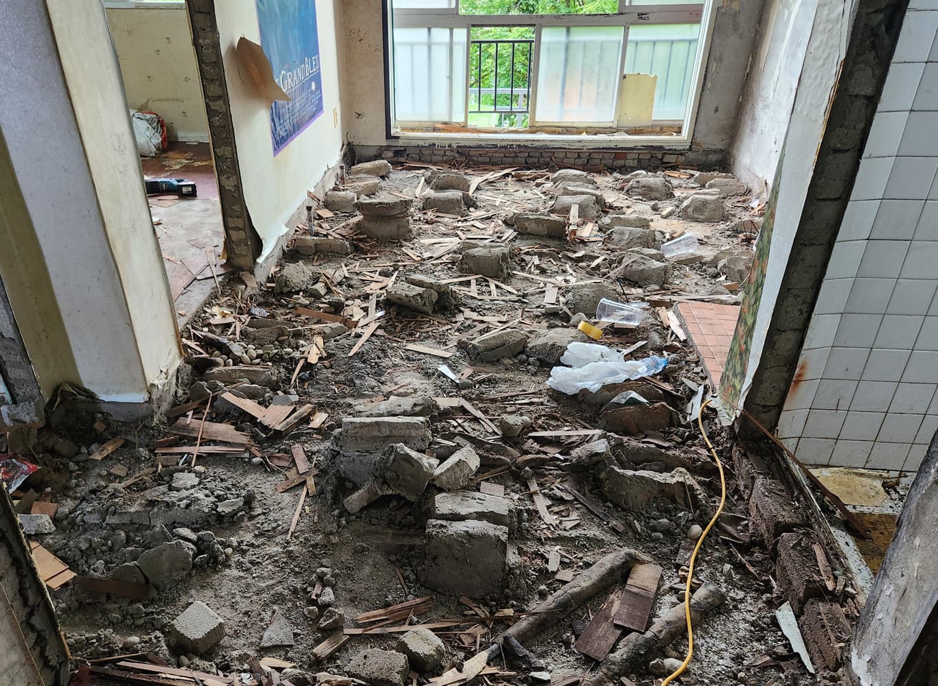 철거 진행 모습2